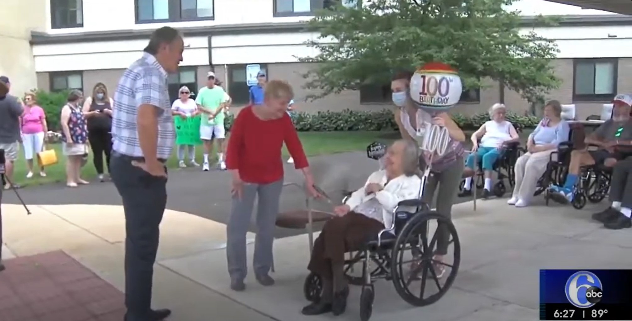senior resident celebrating 100th birthday at WEL Doylestown